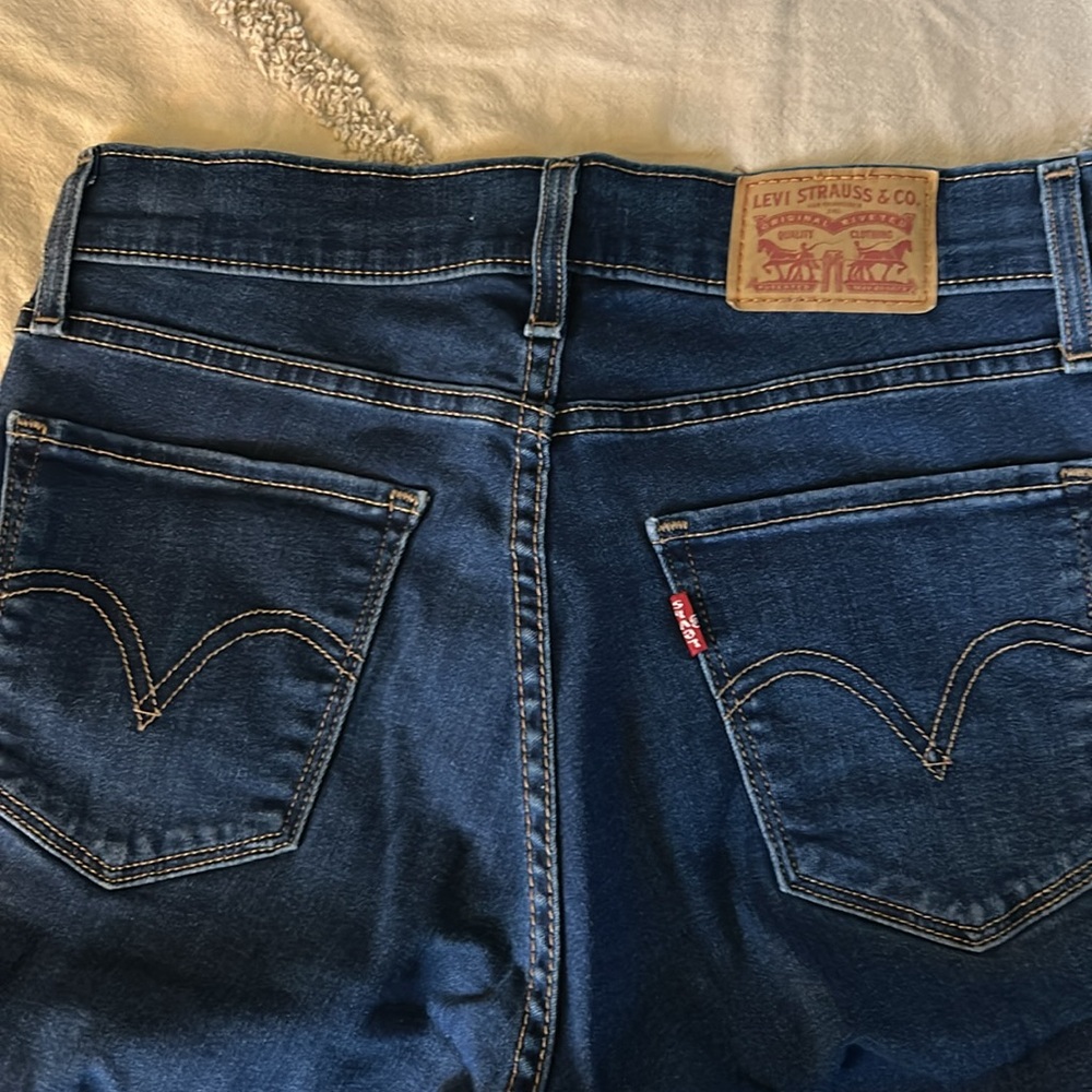 Levi’s Curvy Skinny Leg Jeans. Excellent condition! Size 27 (4) - Picture 4 of 10